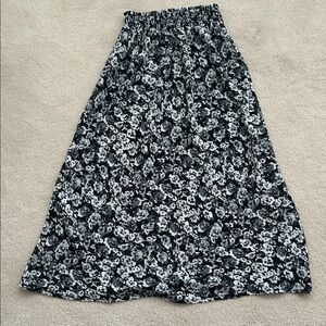 Denver Hayes Black and White Floral Maxi Skirt - Size M